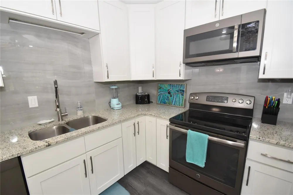 1647 BROOKHOUSE COURT #BR146 Sarasota, FL 34231