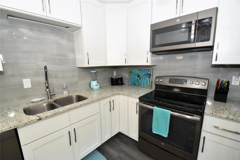 1647 BROOKHOUSE COURT #BR146 Sarasota, FL 34231