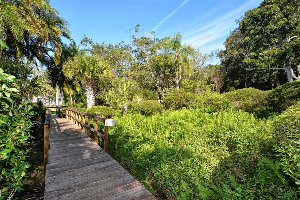 1647 BROOKHOUSE COURT #BR146 Sarasota, FL 34231