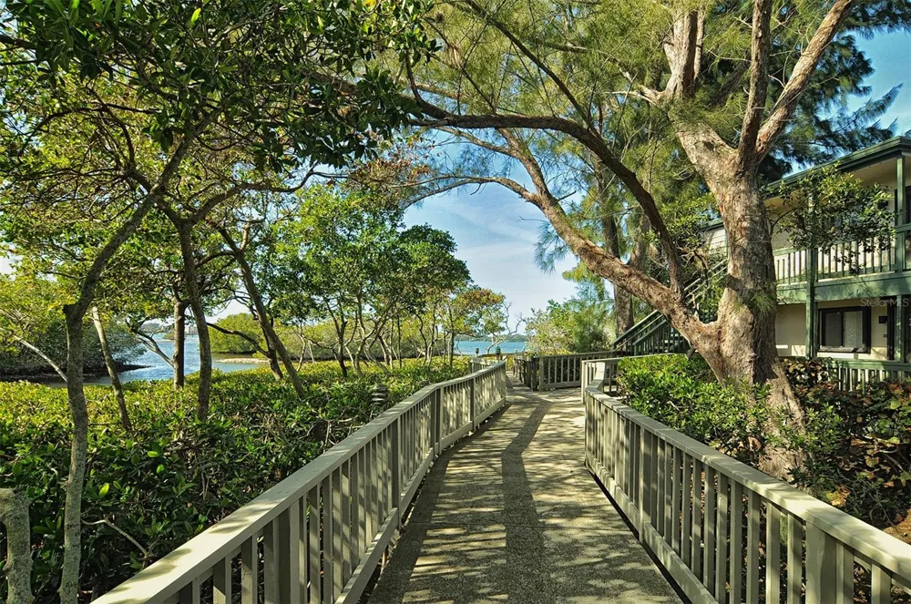 1647 BROOKHOUSE COURT #BR146 Sarasota, FL 34231