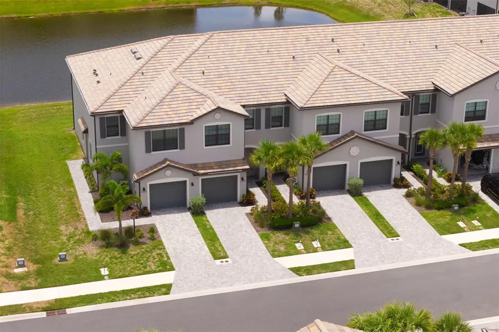 15030 SUNNY DAY DRIVE Bradenton, FL 34211