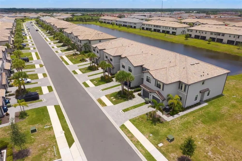 15030 SUNNY DAY DRIVE Bradenton, FL 34211