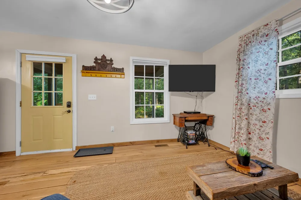 135 Tooley Trail Lane Mc Ewen, TN 37101