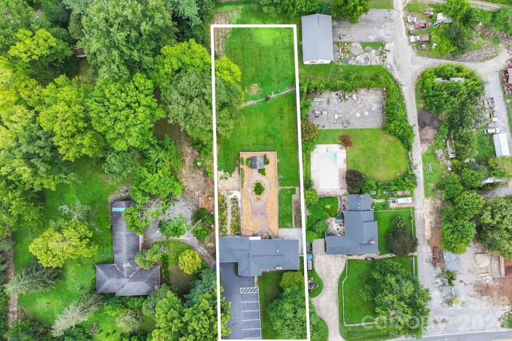 4295 Brevard Road Horse Shoe, NC 28742