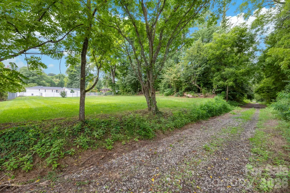 4295 Brevard Road Horse Shoe, NC 28742