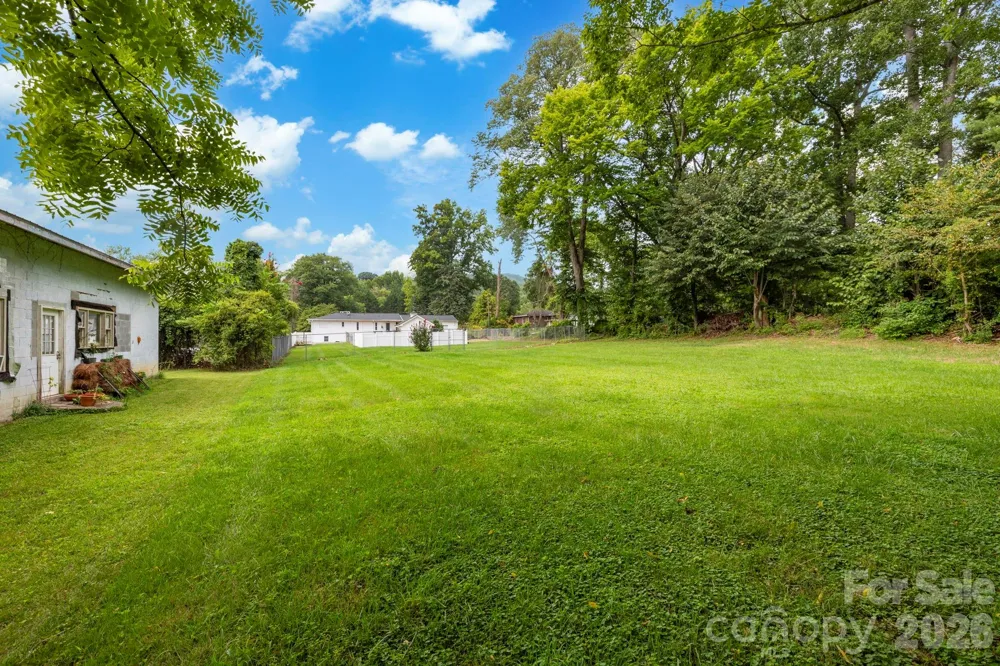 4295 Brevard Road Horse Shoe, NC 28742