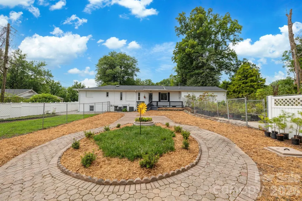 4295 Brevard Road Horse Shoe, NC 28742