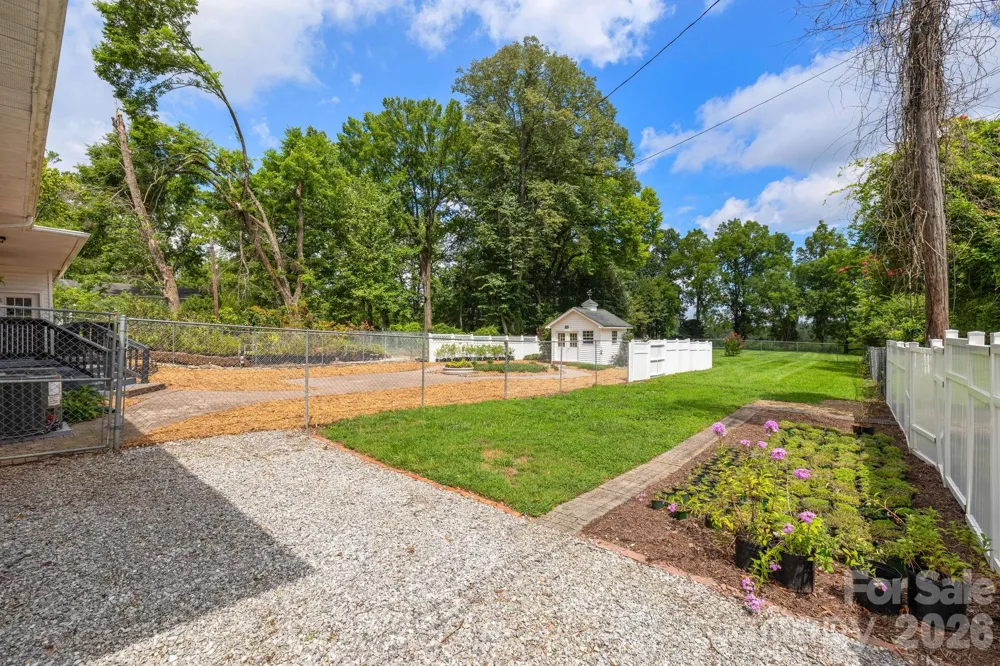 4295 Brevard Road Horse Shoe, NC 28742