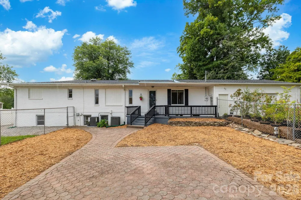4295 Brevard Road Horse Shoe, NC 28742