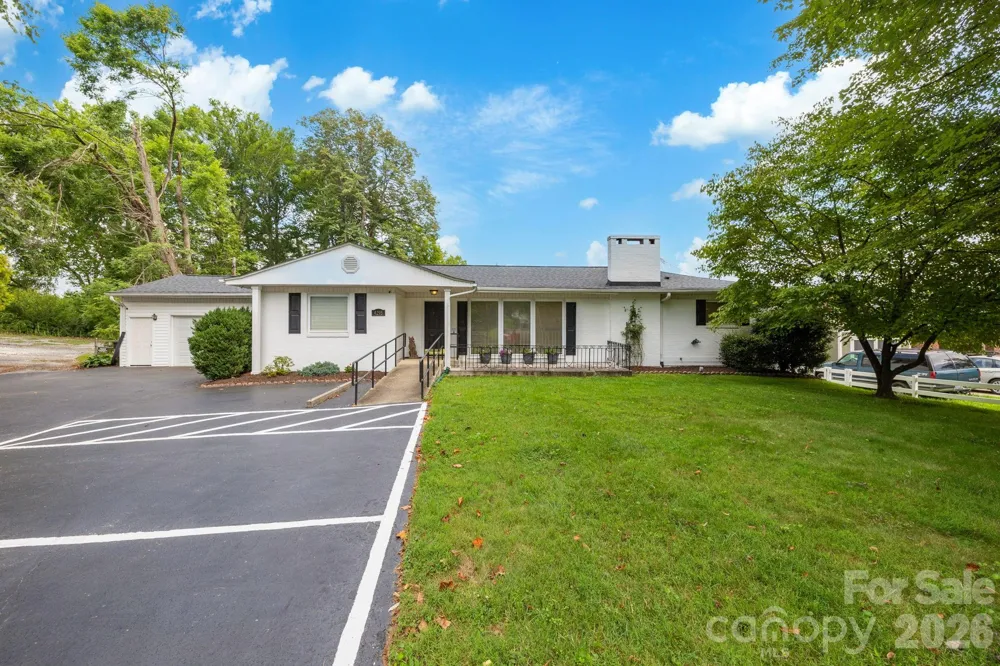 4295 Brevard Road Horse Shoe, NC 28742