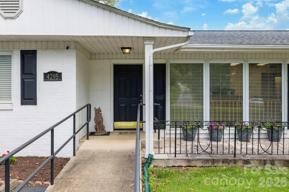 4295 Brevard Road Horse Shoe, NC 28742