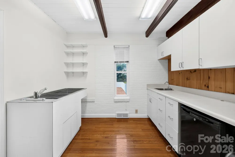 4295 Brevard Road Horse Shoe, NC 28742