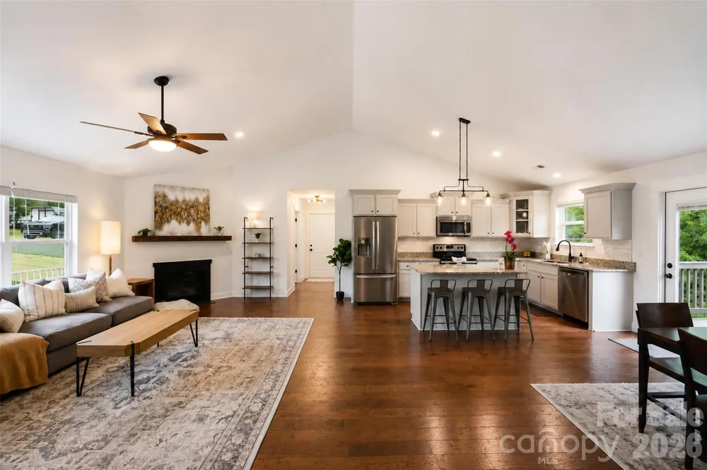 4084 Lydia Suzanne Place Lincolnton, NC 28092