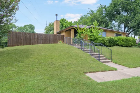 2114 Valleywood Drive