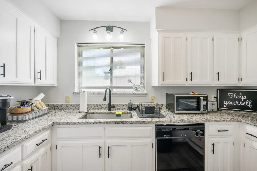 2114 Valleywood Drive Arlington, TX 76013