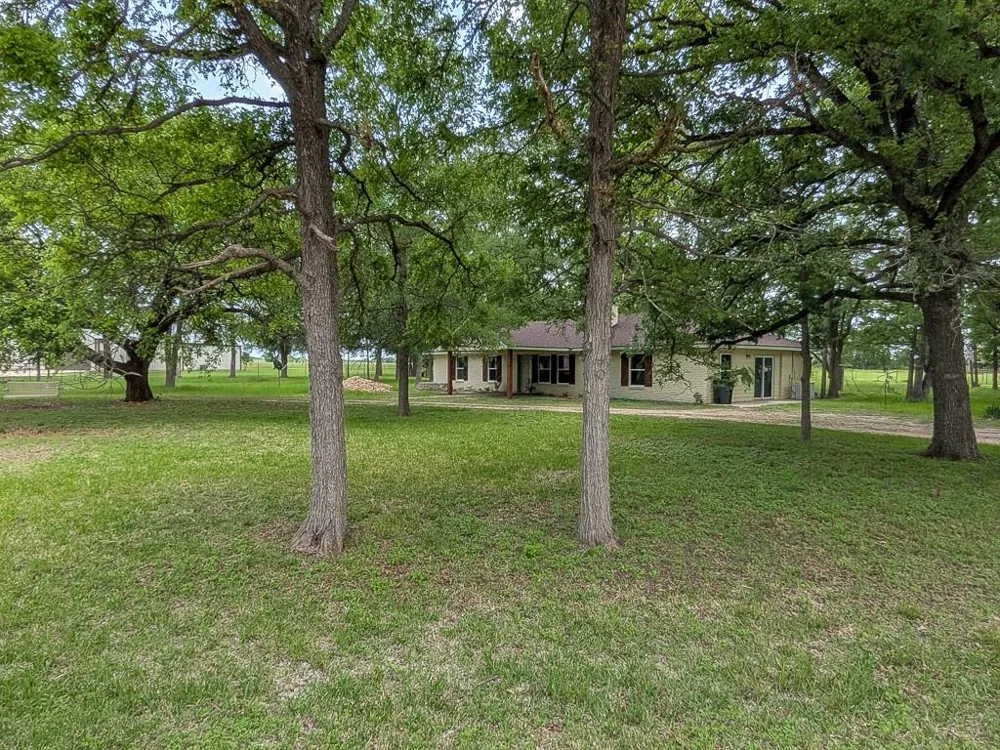 1139 County Rd 403 Anderson, TX 77830