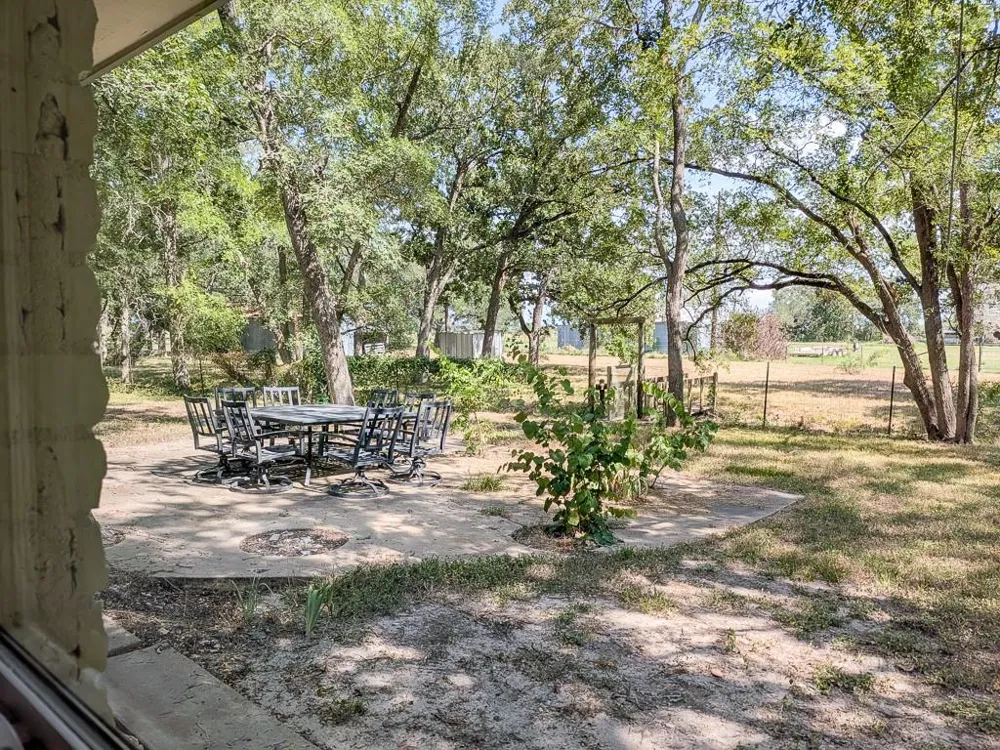 1139 County Rd 403 Anderson, TX 77830