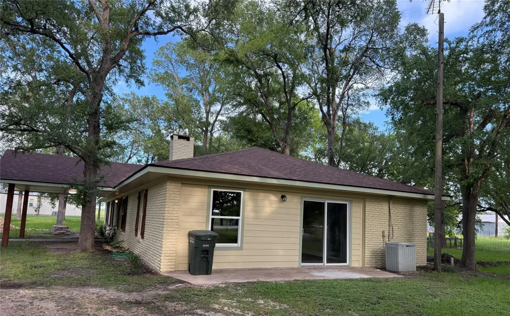 1139 County Rd 403 Anderson, TX 77830