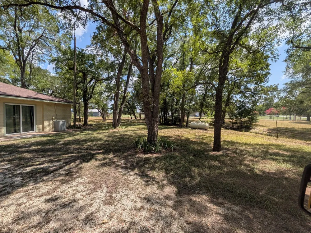 1139 County Rd 403 Anderson, TX 77830