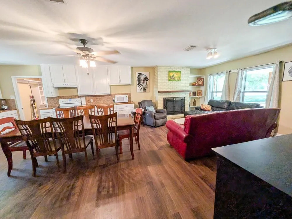 1139 County Rd 403 Anderson, TX 77830