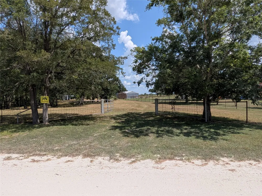 1139 County Rd 403 Anderson, TX 77830
