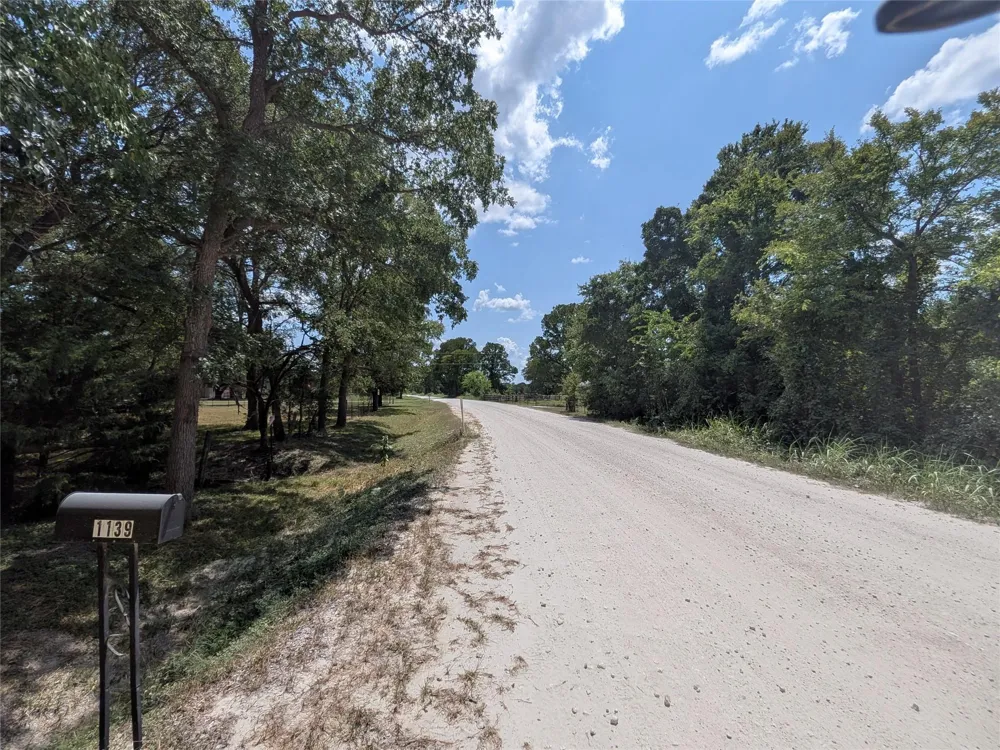 1139 County Rd 403 Anderson, TX 77830