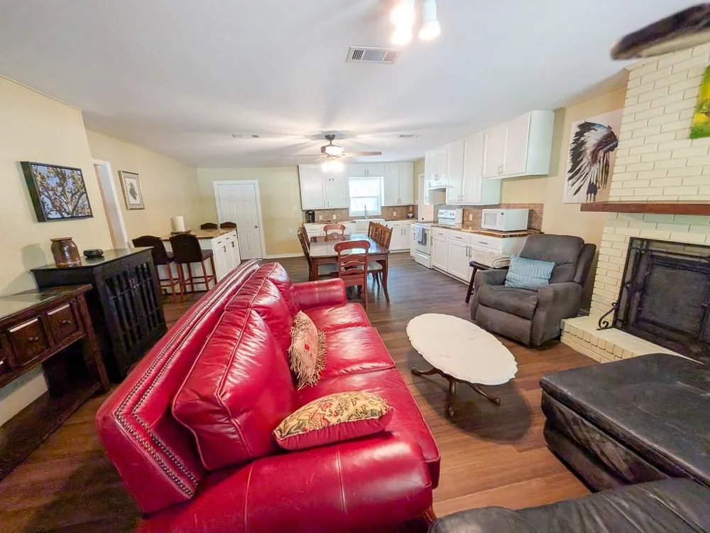 1139 County Rd 403 Anderson, TX 77830