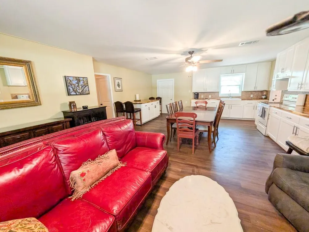 1139 County Rd 403 Anderson, TX 77830