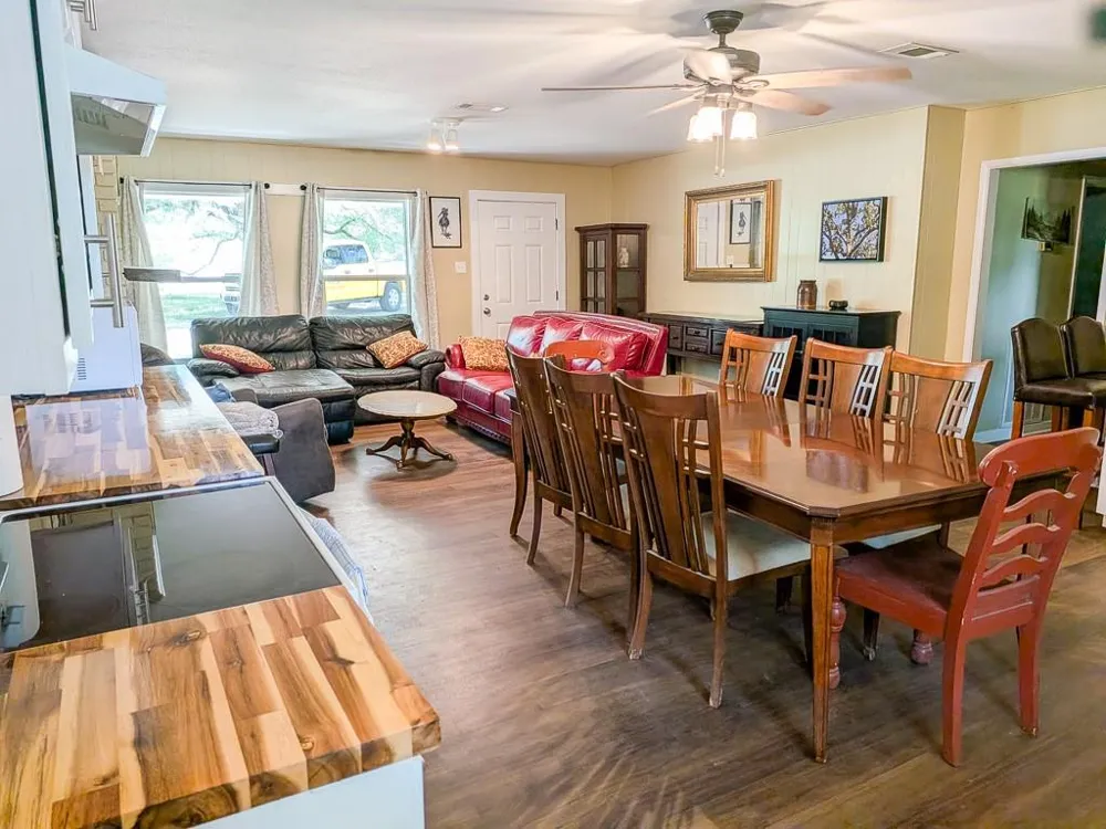 1139 County Rd 403 Anderson, TX 77830
