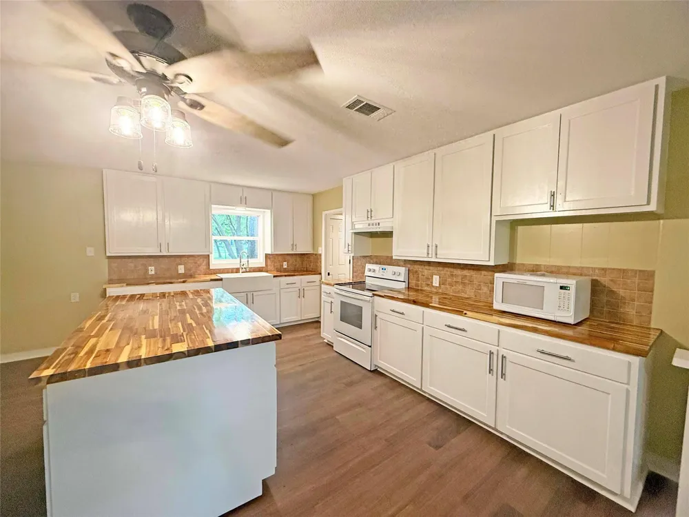 1139 County Rd 403 Anderson, TX 77830
