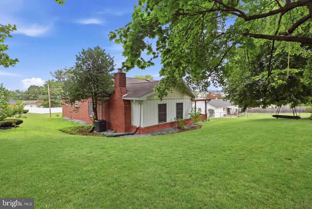 520 WOODLAND VIEW DRIVE York, PA 17406