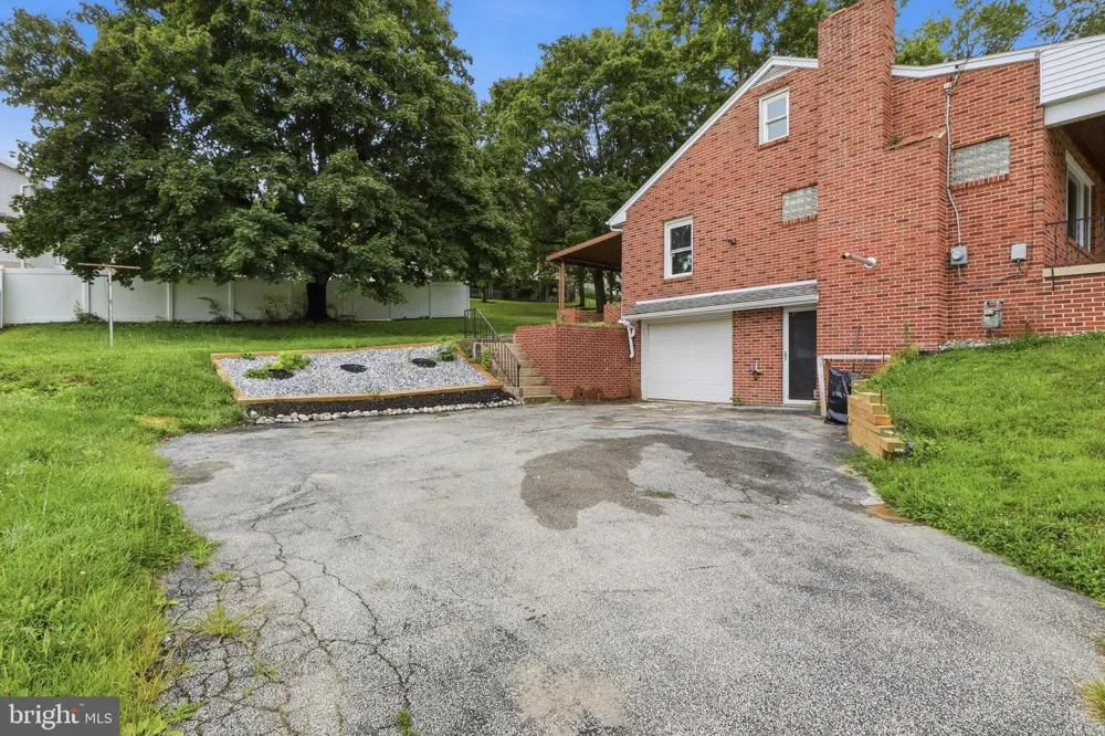 520 WOODLAND VIEW DRIVE York, PA 17406