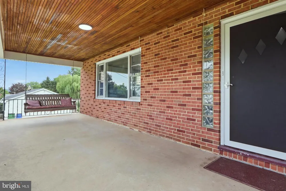 520 WOODLAND VIEW DRIVE York, PA 17406