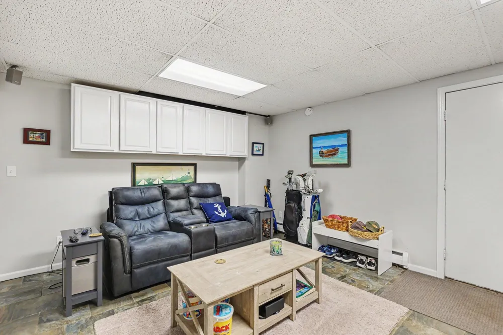 2335 Bluffton Avenue Muskegon, MI 49441