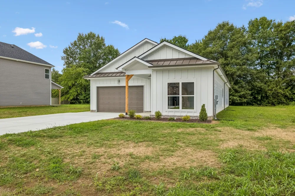 328 Villa St Smithville, TN 37166