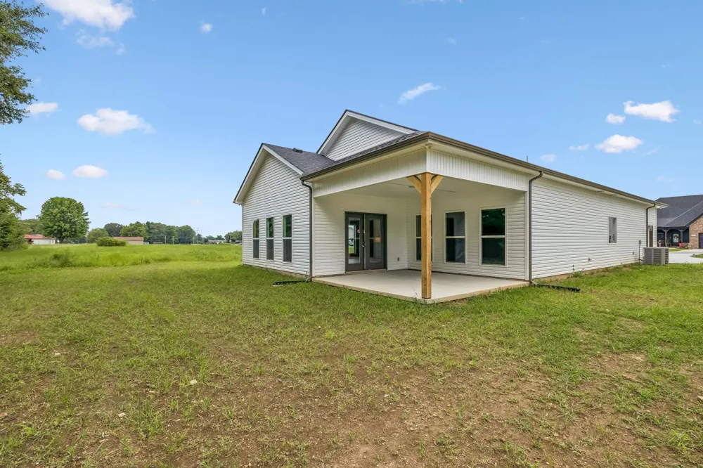 328 Villa St Smithville, TN 37166
