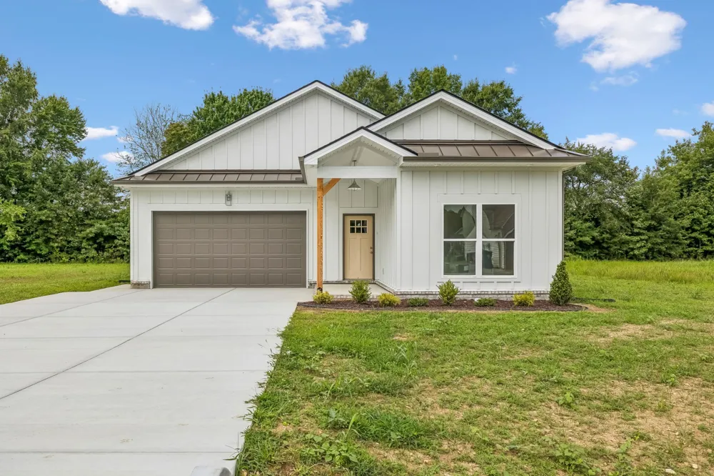 328 Villa St Smithville, TN 37166