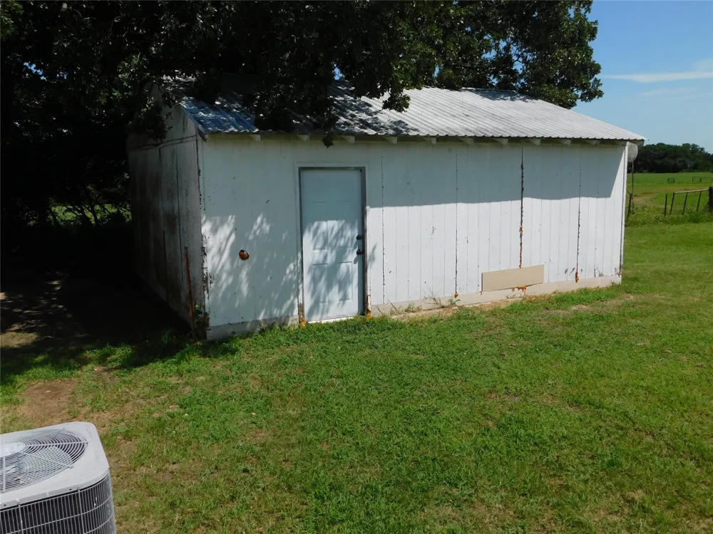 5401 Hwy 36 Comanche, TX 76442