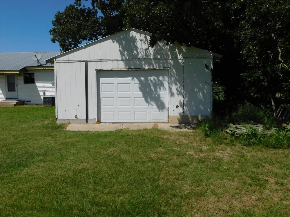 5401 Hwy 36 Comanche, TX 76442
