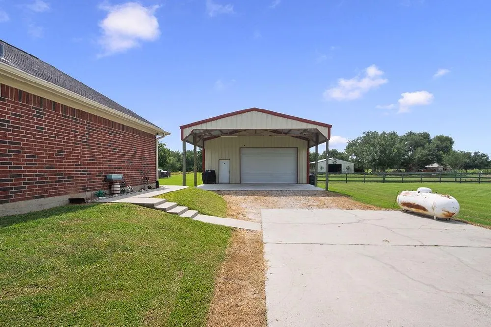 12824 Gibbs Street Santa Fe, TX 77517