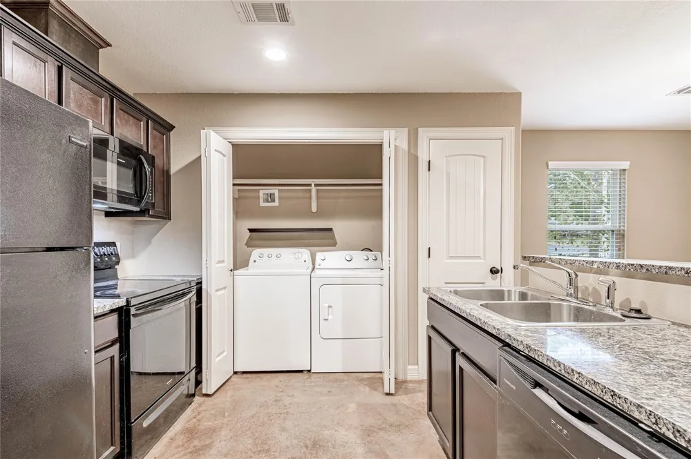 2002 20th Street #402 Huntsville, TX 77340