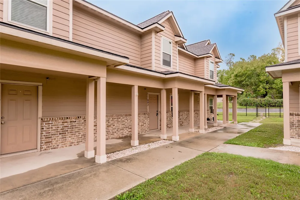 2002 20th Street #402 Huntsville, TX 77340