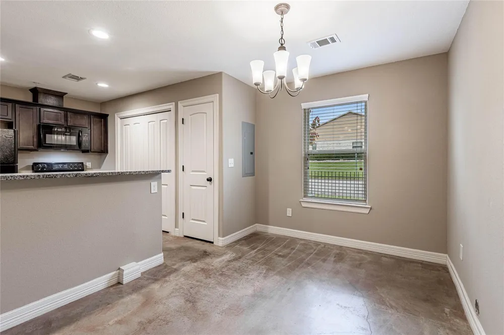 2002 20th Street #402 Huntsville, TX 77340