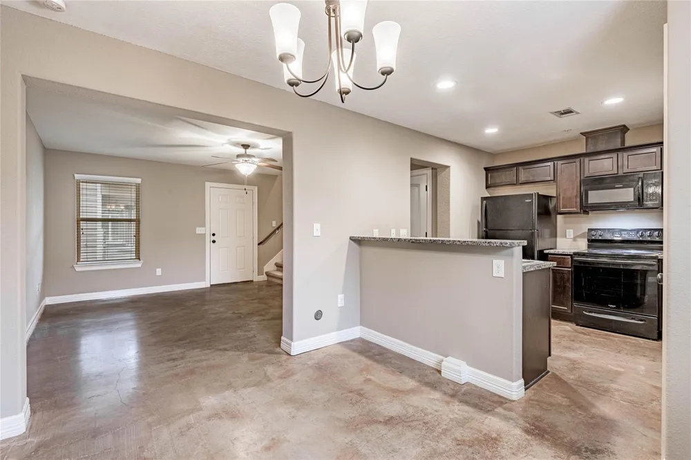 2002 20th Street #402 Huntsville, TX 77340