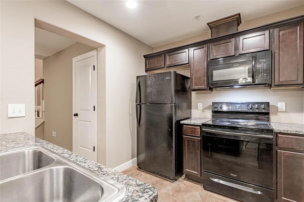 2002 20th Street #402 Huntsville, TX 77340
