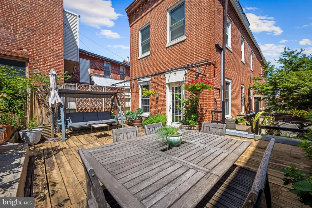 16 W READ STREET Baltimore, MD 21201