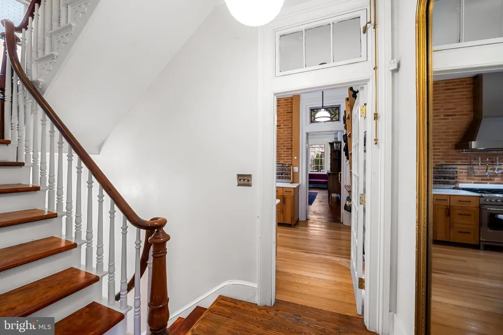 16 W READ STREET Baltimore, MD 21201