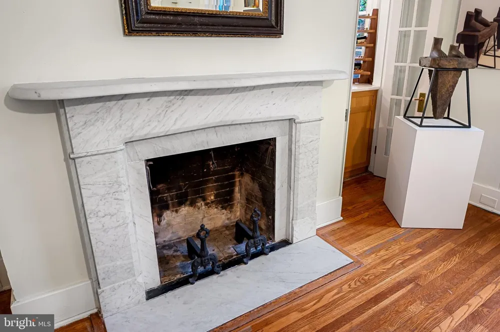 16 W READ STREET Baltimore, MD 21201