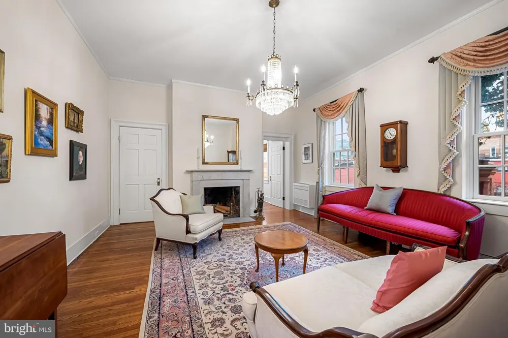 16 W READ STREET Baltimore, MD 21201
