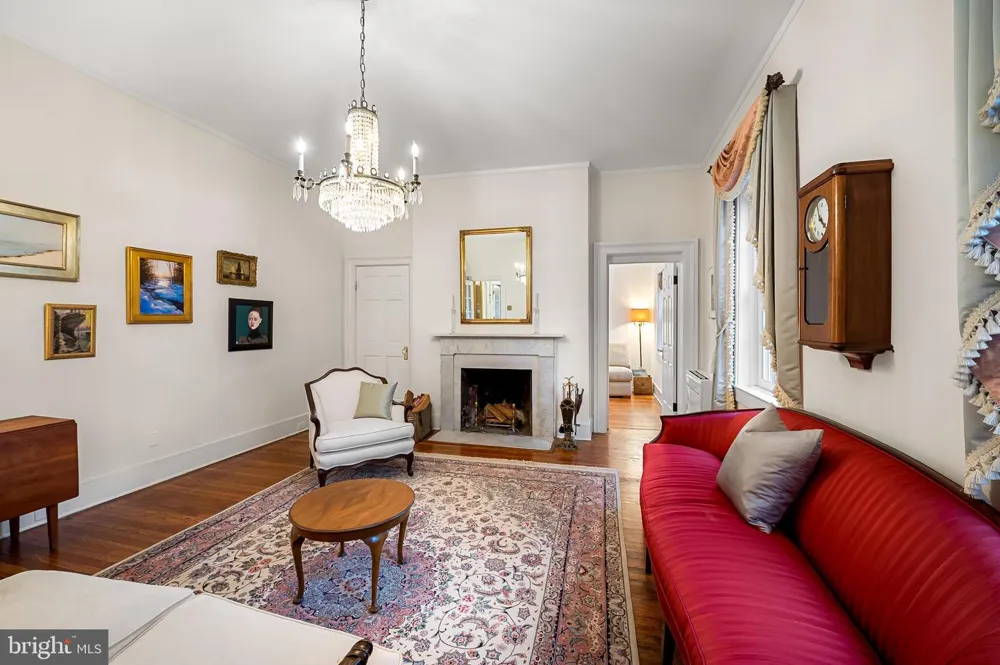 16 W READ STREET Baltimore, MD 21201